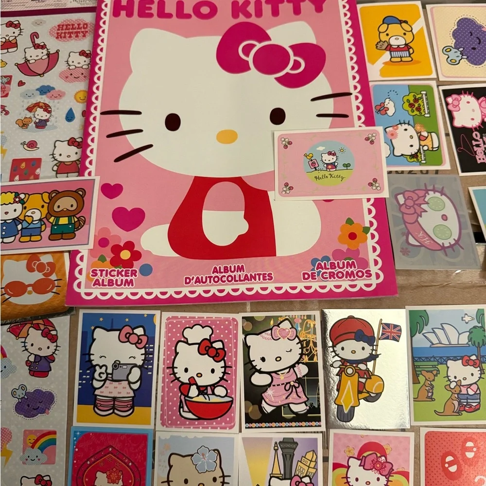 Hello Kitty Sticker Album - Picture 5 of 7